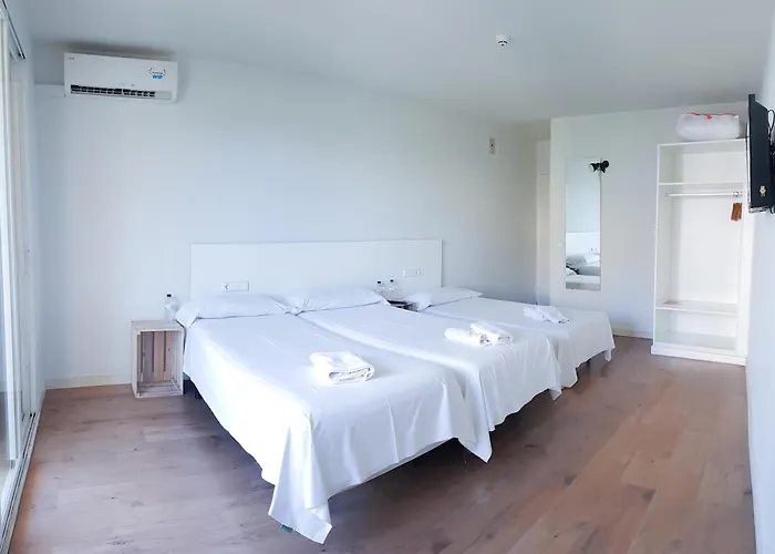 Отель Dynamic Caldetes Barcelona